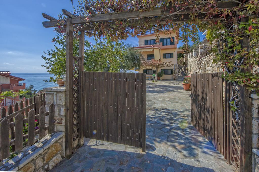 Villa Giovanni Паралия-Враху Экстерьер фото